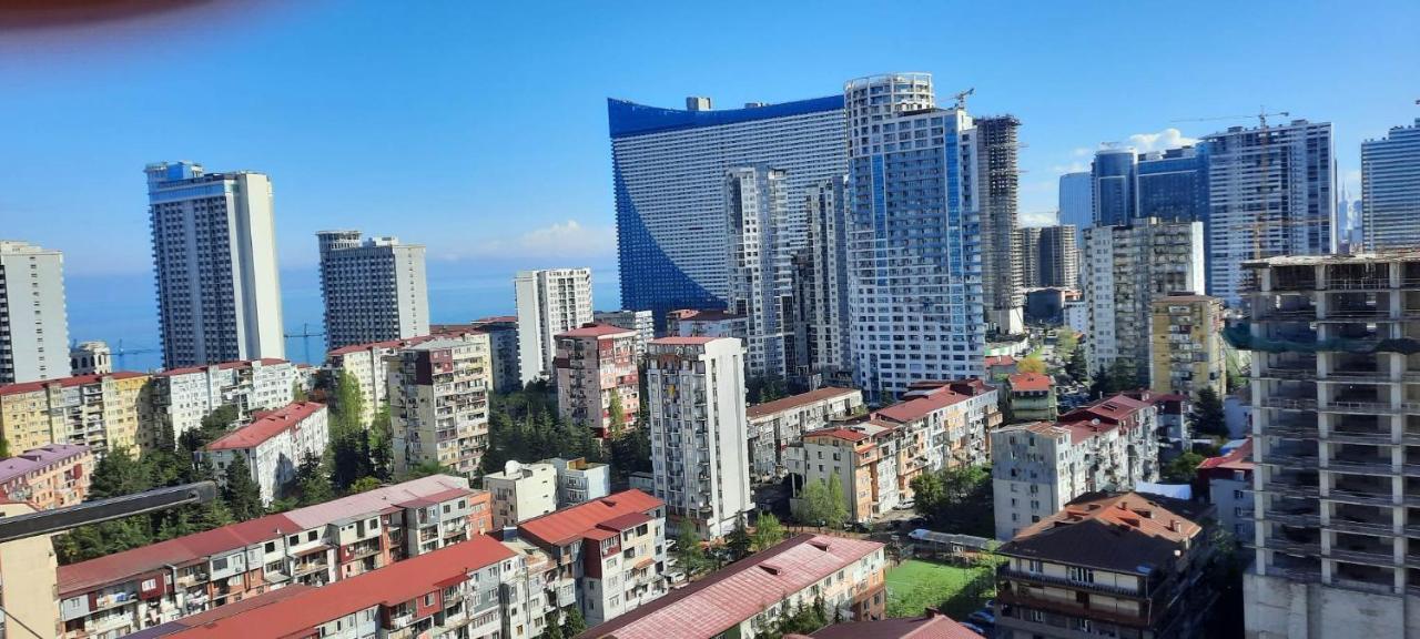 Ferienwohnung Lilia Batumi Exterior foto
