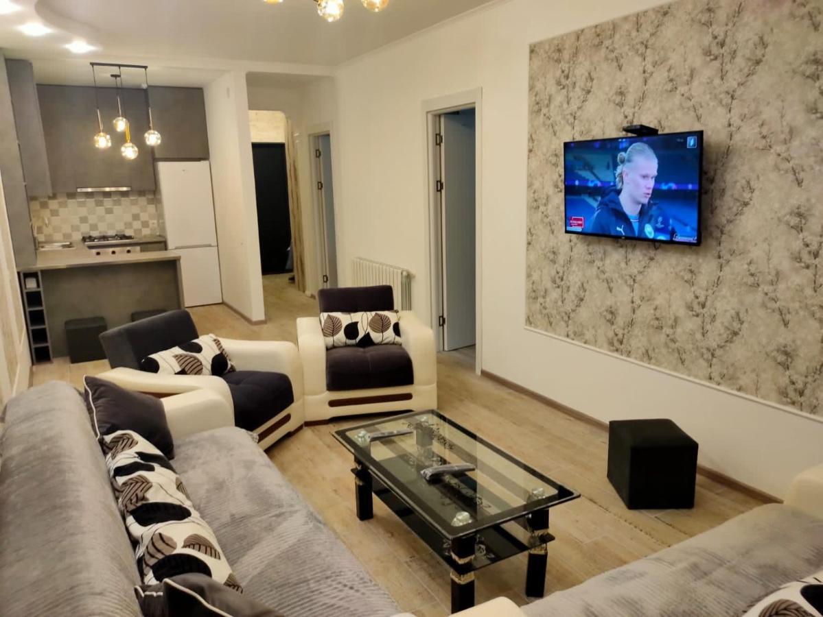 Ferienwohnung Lilia Batumi Exterior foto