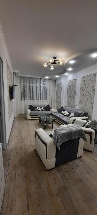 Ferienwohnung Lilia Batumi Exterior foto